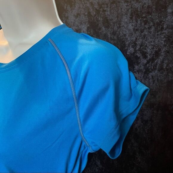 Champion Women’s Semi fitted blue tee Size Small - Picture 4 of 8